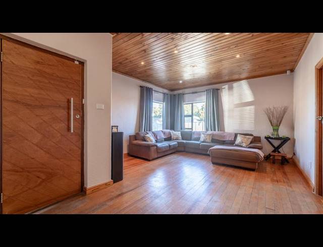 4 BEDROOM HOUSE FOR SALE IN OAKDALE